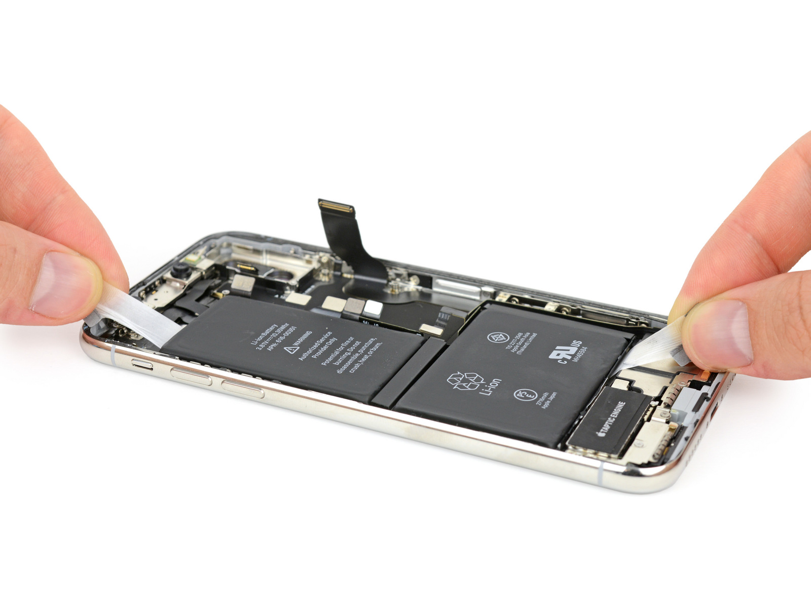 Chi phí thay pin cho các dòng sản phẩm của Apple ngày càng đắt đỏ, khiến người dùng lo lắng.